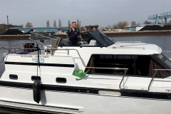 Saisonstart 2017 mit dem Kranen und Überführung der Hausboote zur Marina