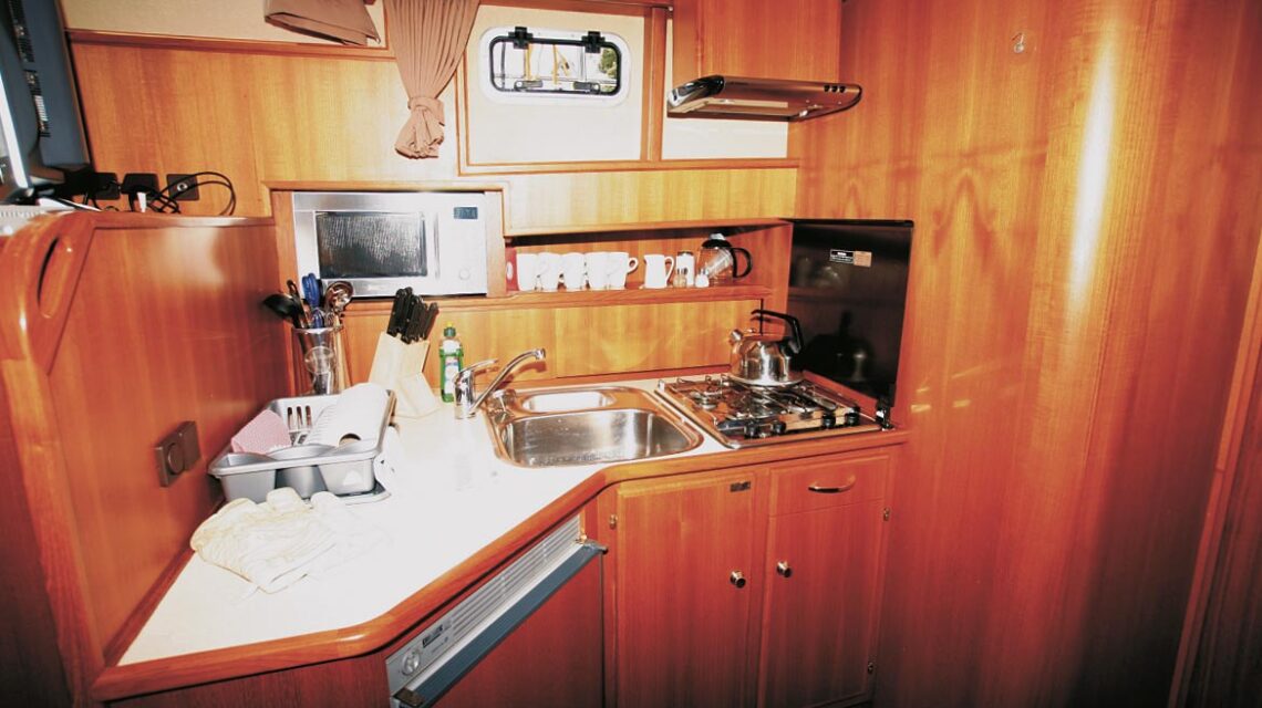 Hausboot Succes Prestige 11.70 'Bartholomäus' Hausboot Succes Prestige 11.70 'Bartholomäus'